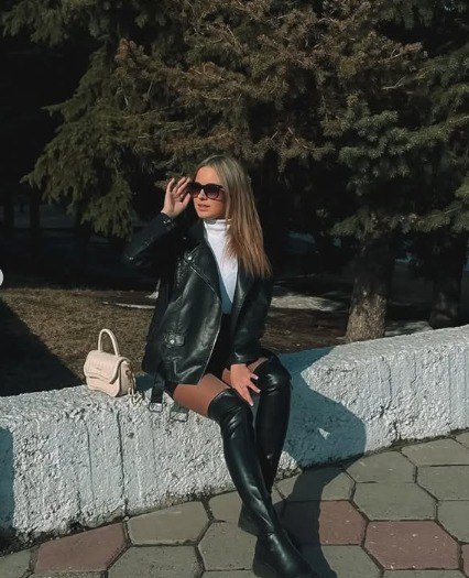 Постер Ищу поддержку с боку мужчины